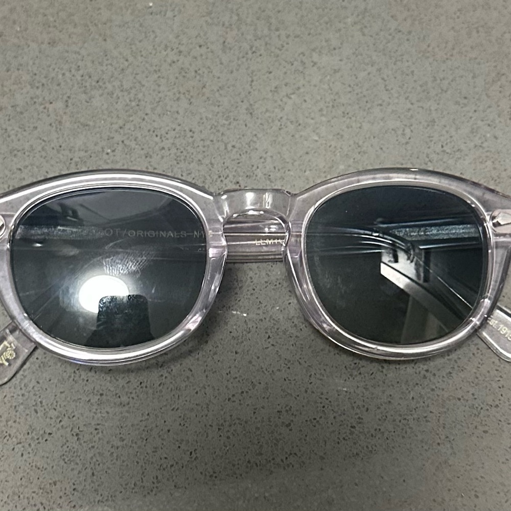 Trendy Clear Frame Sunglasses with Dark Lenses